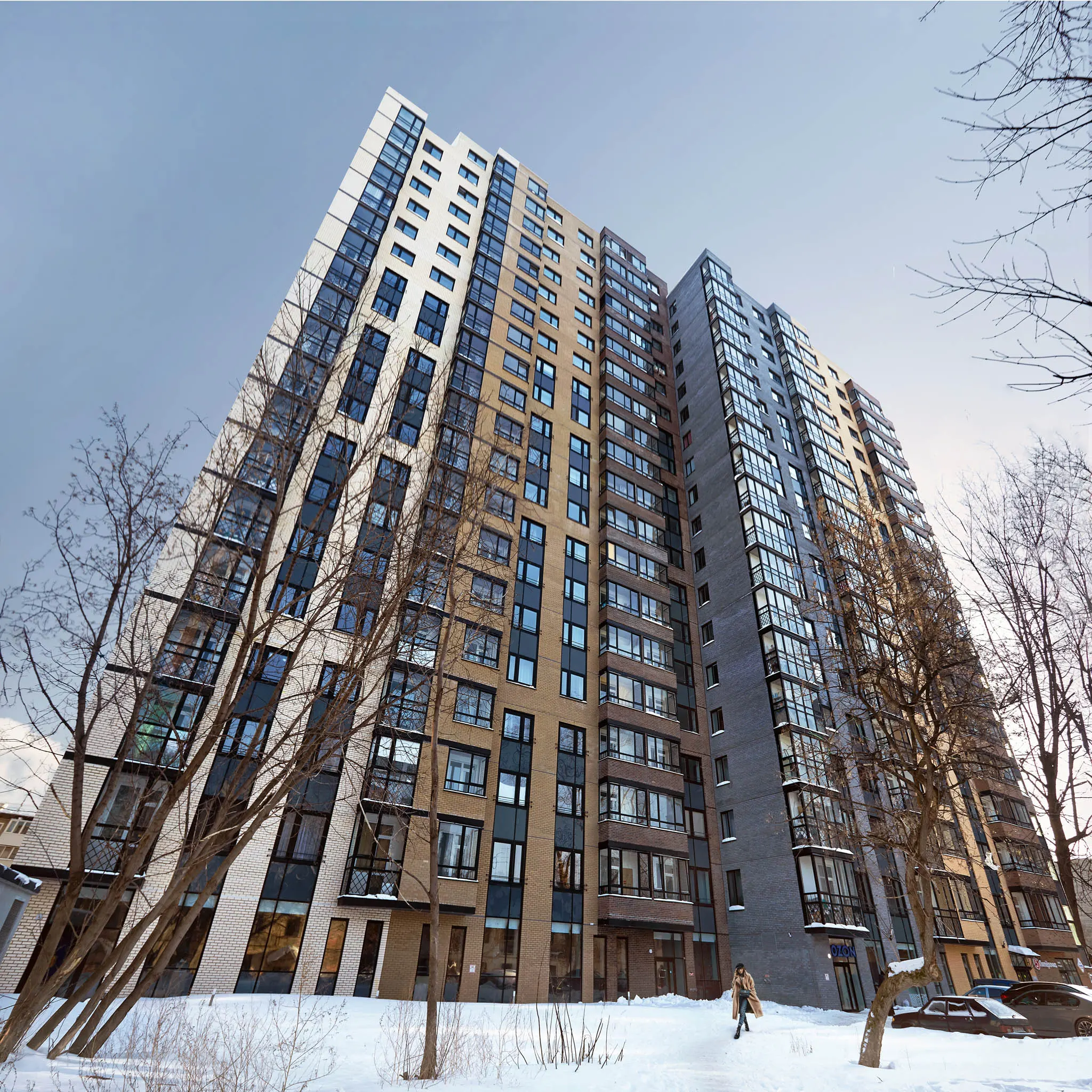 Многоквартирный жилой дом с помещениями общественного назначения и встроенно-пристроенной автостоянкой по ул. Карпинского, 49а в Индустриальном р-не г. Перми. Коммерческое название «ЖК Этто».