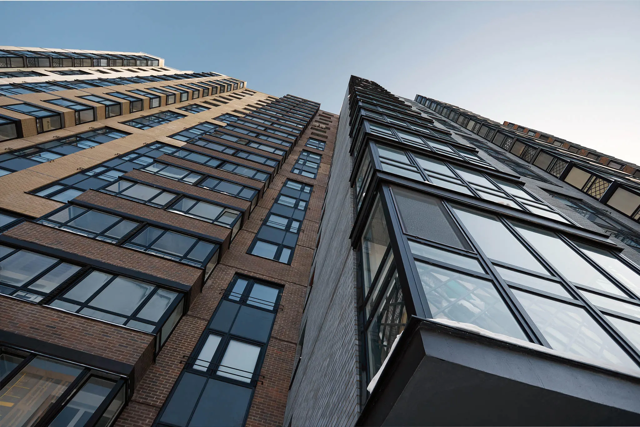 Многоквартирный жилой дом с помещениями общественного назначения и встроенно-пристроенной автостоянкой по ул. Карпинского, 49а в Индустриальном р-не г. Перми. Коммерческое название «ЖК Этто».